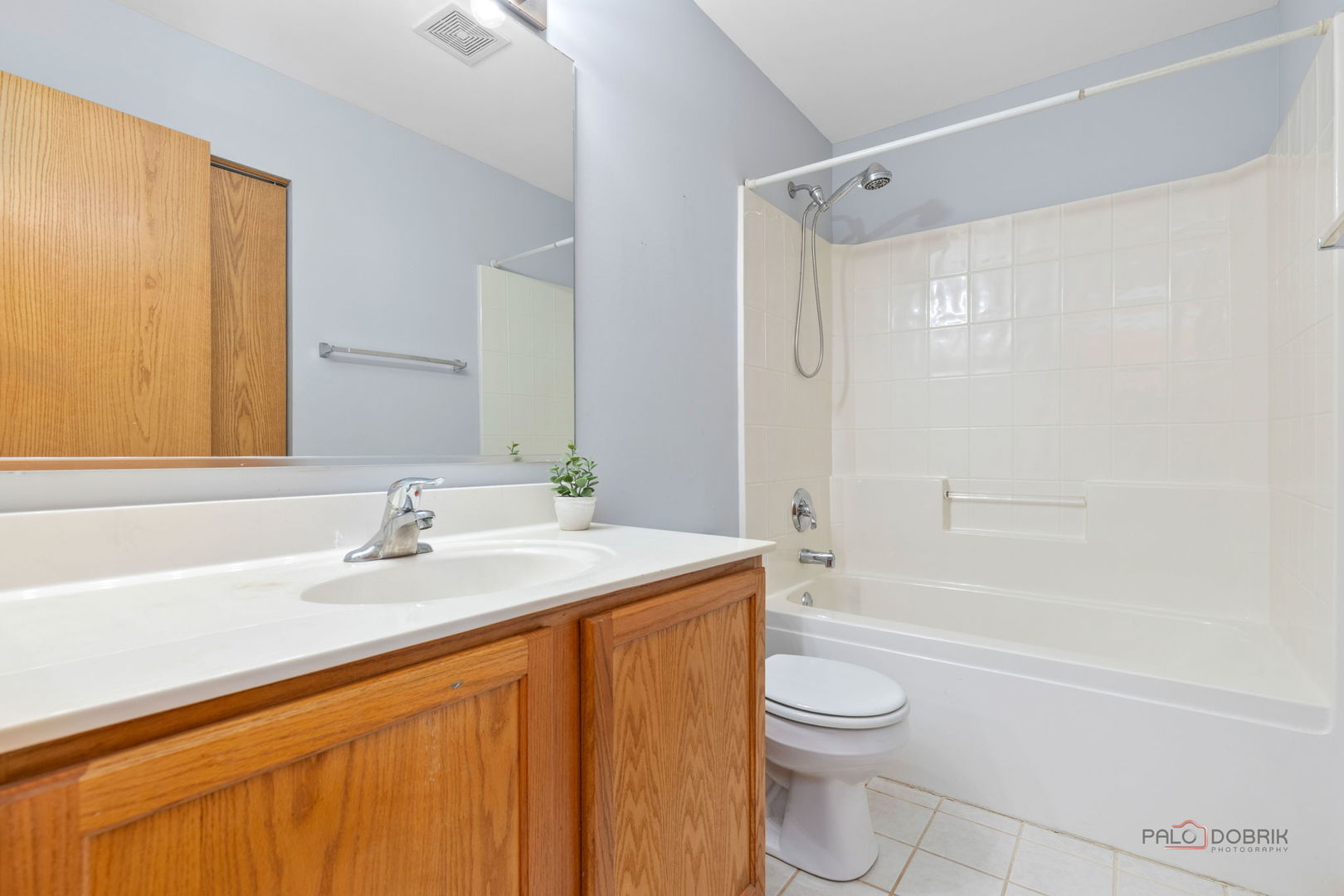 378 BAY TREE Circle, Vernon Hills, IL 60061