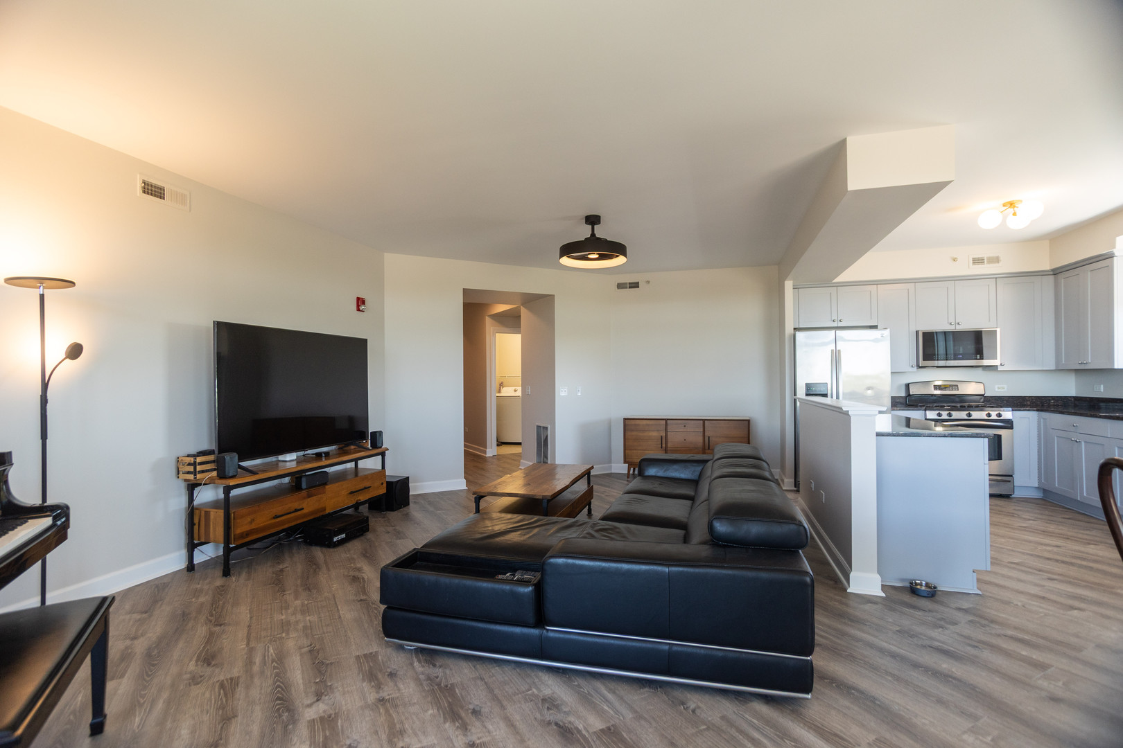 8440 Callie Avenue #606, Morton Grove, IL 60053