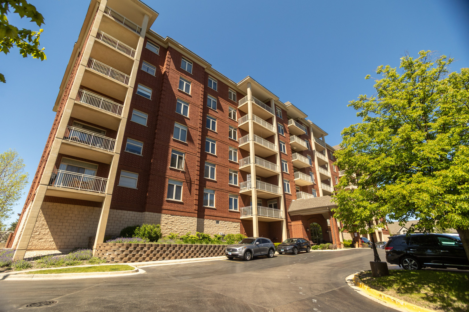 8440 Callie Avenue #606, Morton Grove, IL 60053