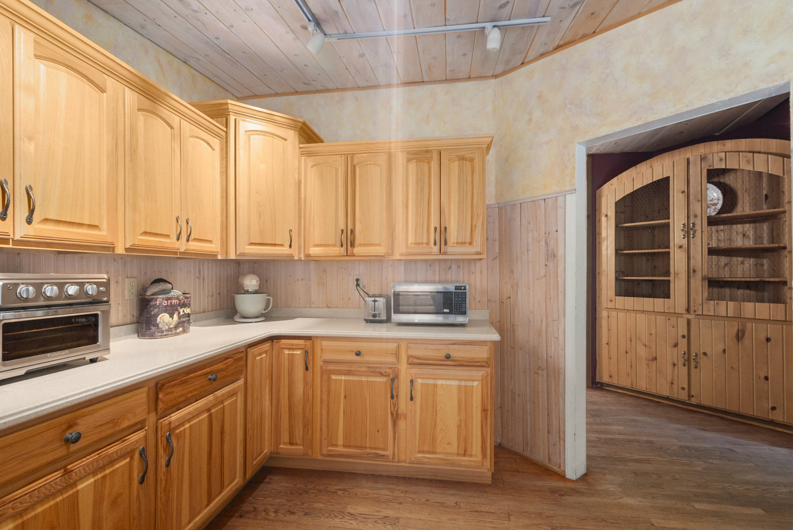 1801 Richton Road, Steger, IL 60475