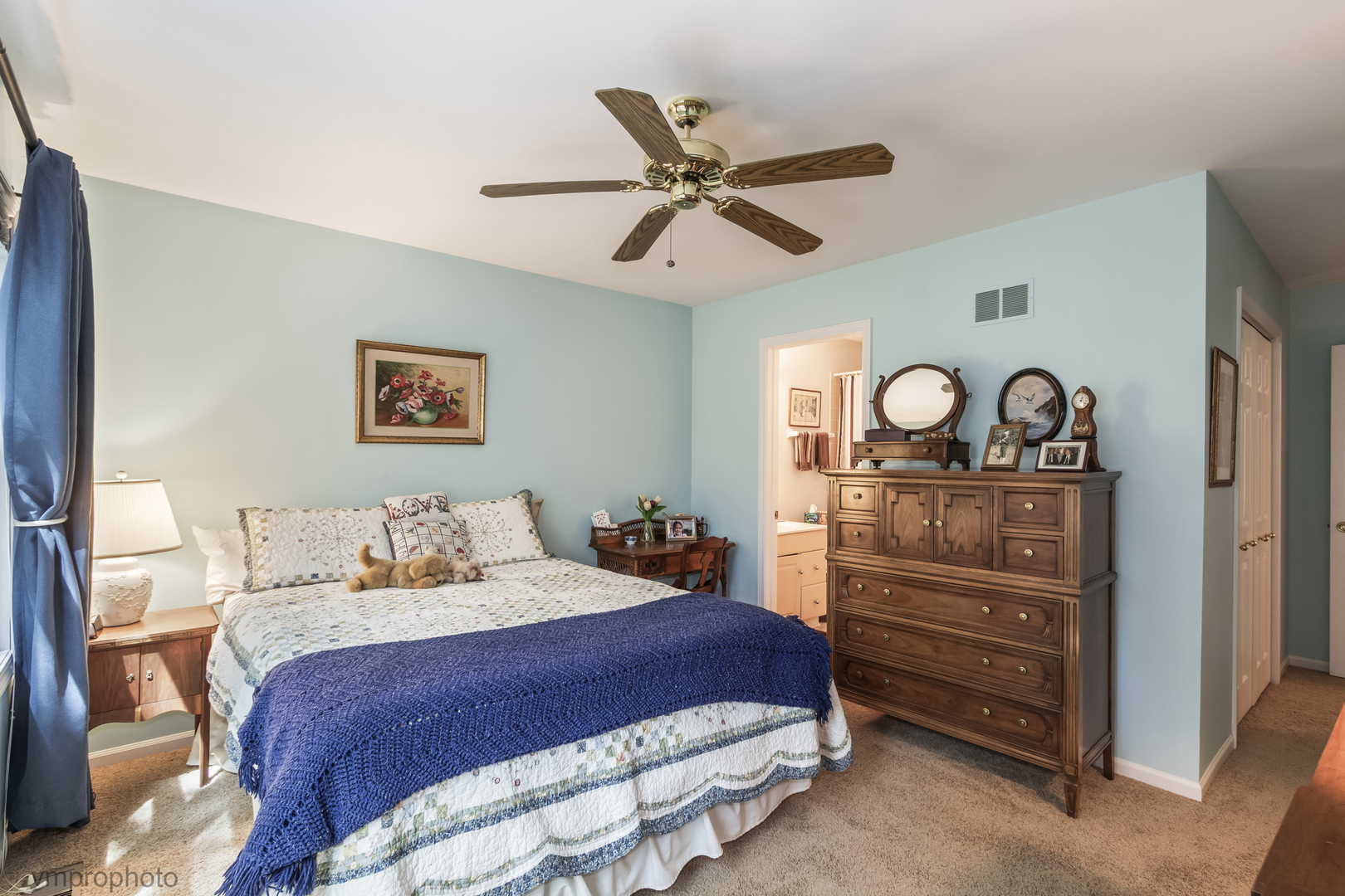 1916 W Ashbury Lane #A, Inverness, IL 60067