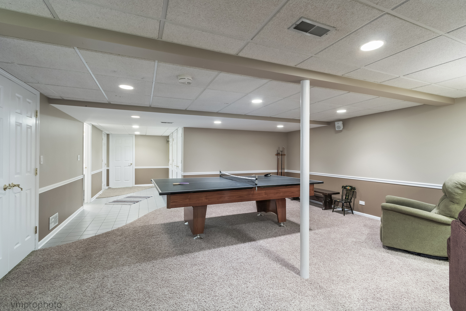 1916 W Ashbury Lane #A, Inverness, IL 60067