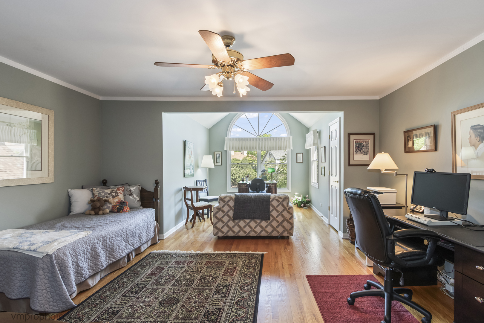 1916 W Ashbury Lane #A, Inverness, IL 60067