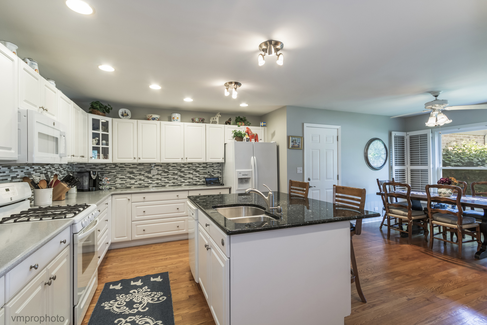1916 W Ashbury Lane #A, Inverness, IL 60067