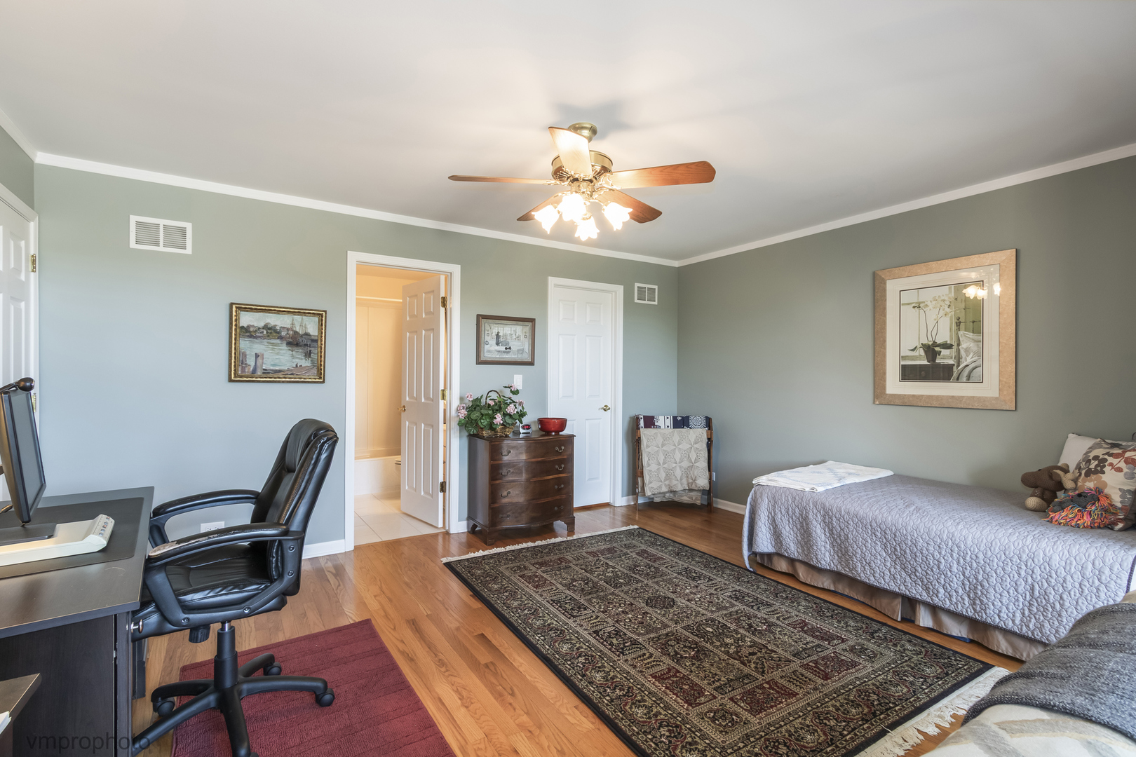 1916 W Ashbury Lane #A, Inverness, IL 60067