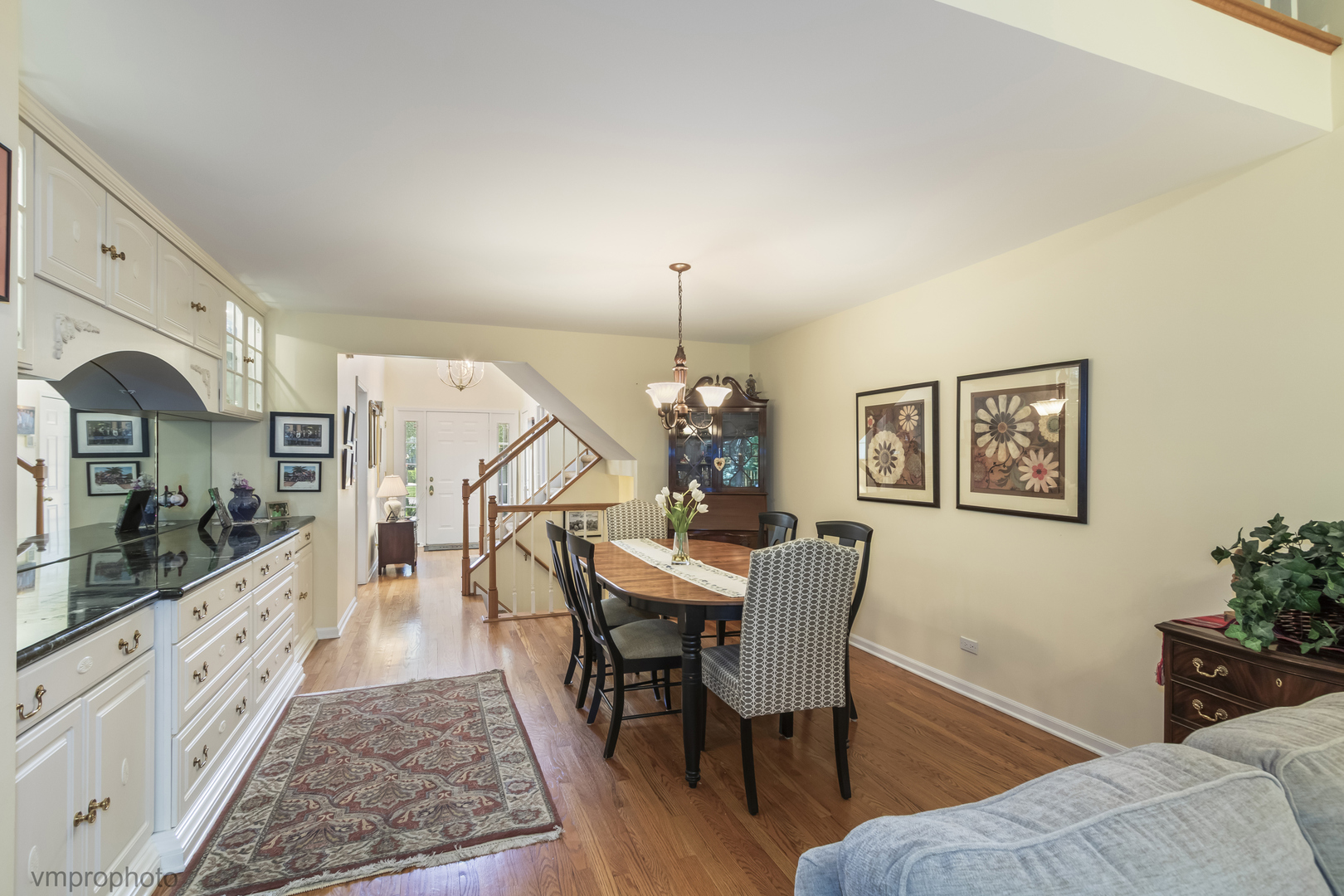 1916 W Ashbury Lane #A, Inverness, IL 60067
