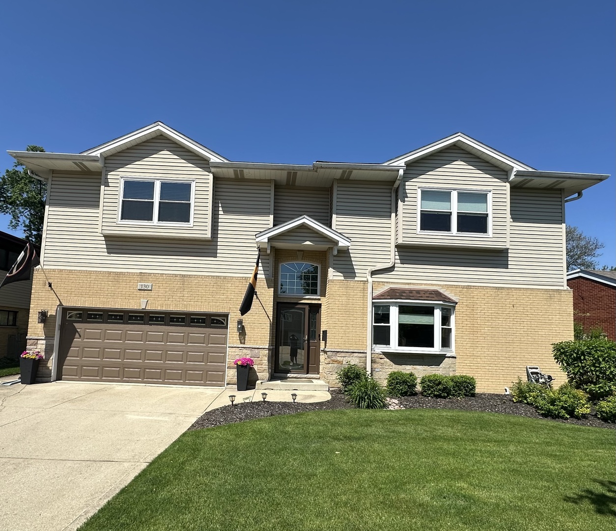 130 S Elm Tree Lane, Elmhurst, IL 60126
