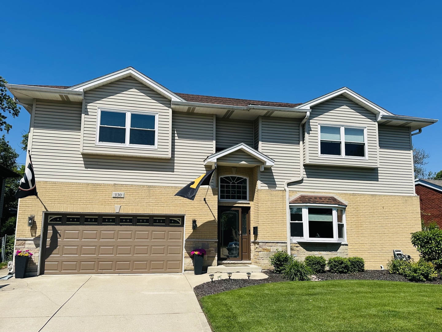 130 S Elm Tree Lane, Elmhurst, IL 60126