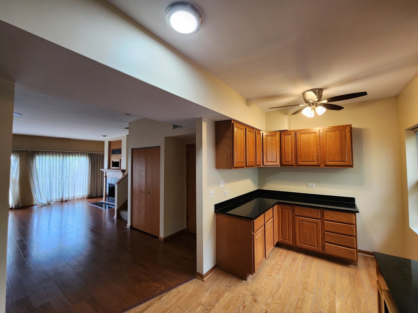 2363 E 70th Place #B, Chicago, IL 60649