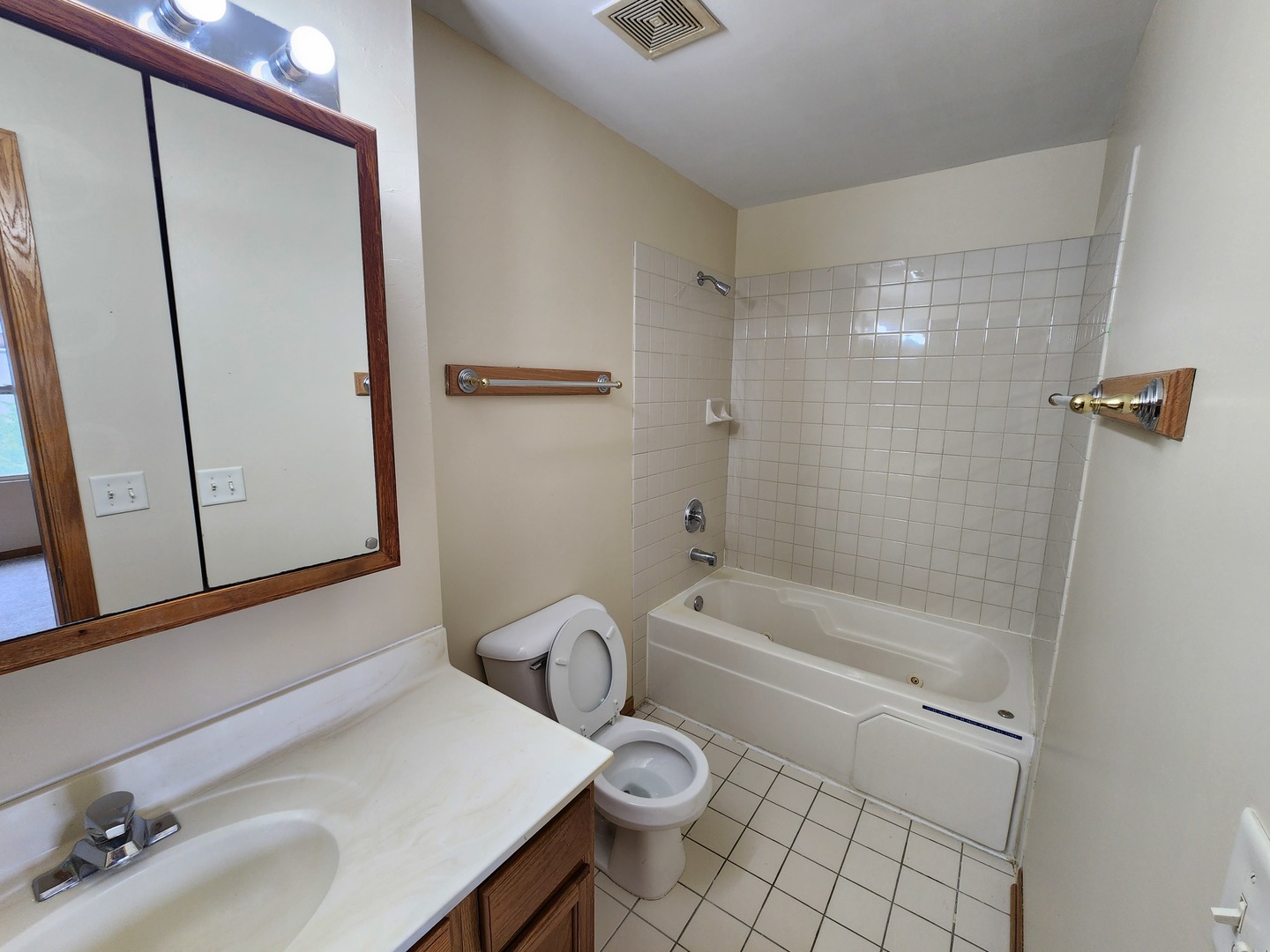 2363 E 70th Place #B, Chicago, IL 60649