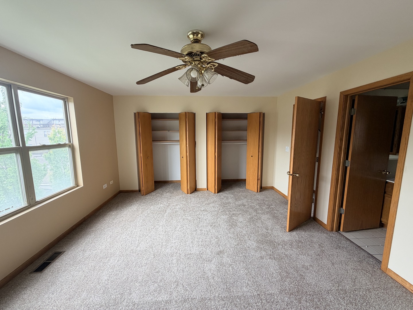 2363 E 70th Place #B, Chicago, IL 60649