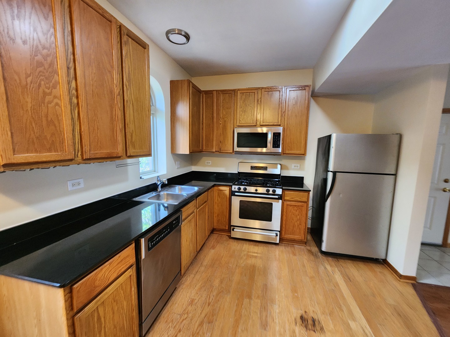 2363 E 70th Place #B, Chicago, IL 60649