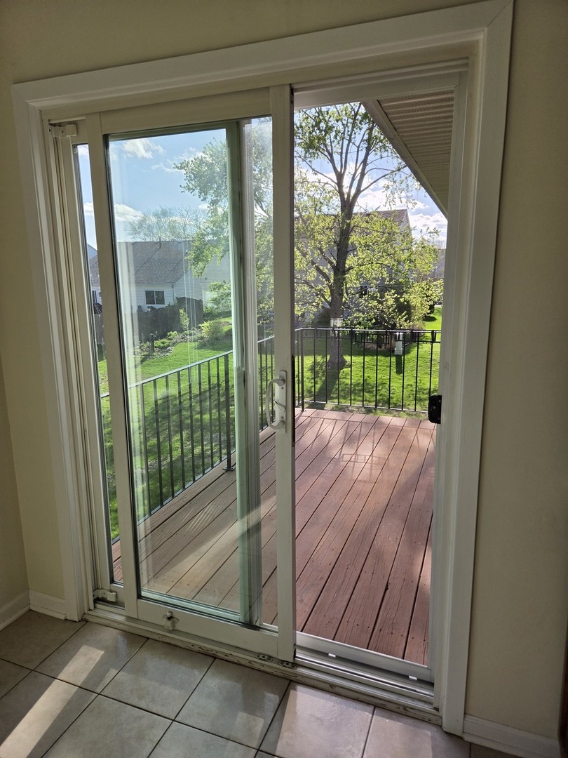 7030 Park Lane Court #204, Woodridge, IL 60517
