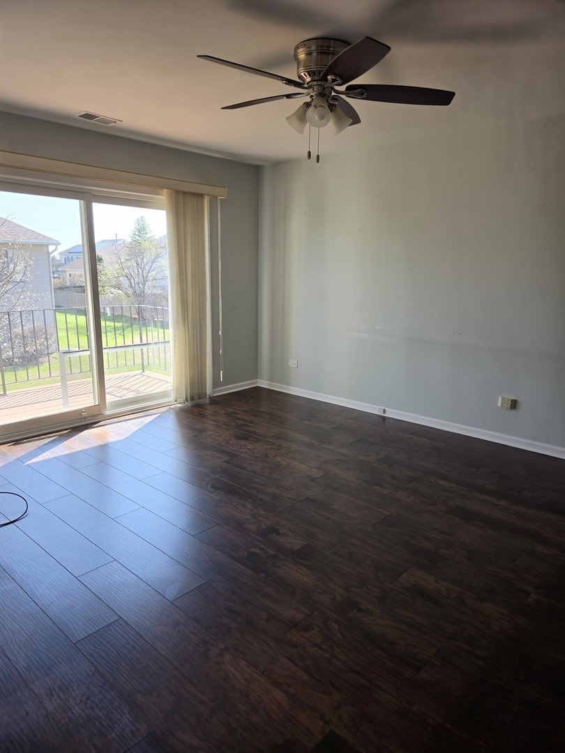 7030 Park Lane Court #204, Woodridge, IL 60517