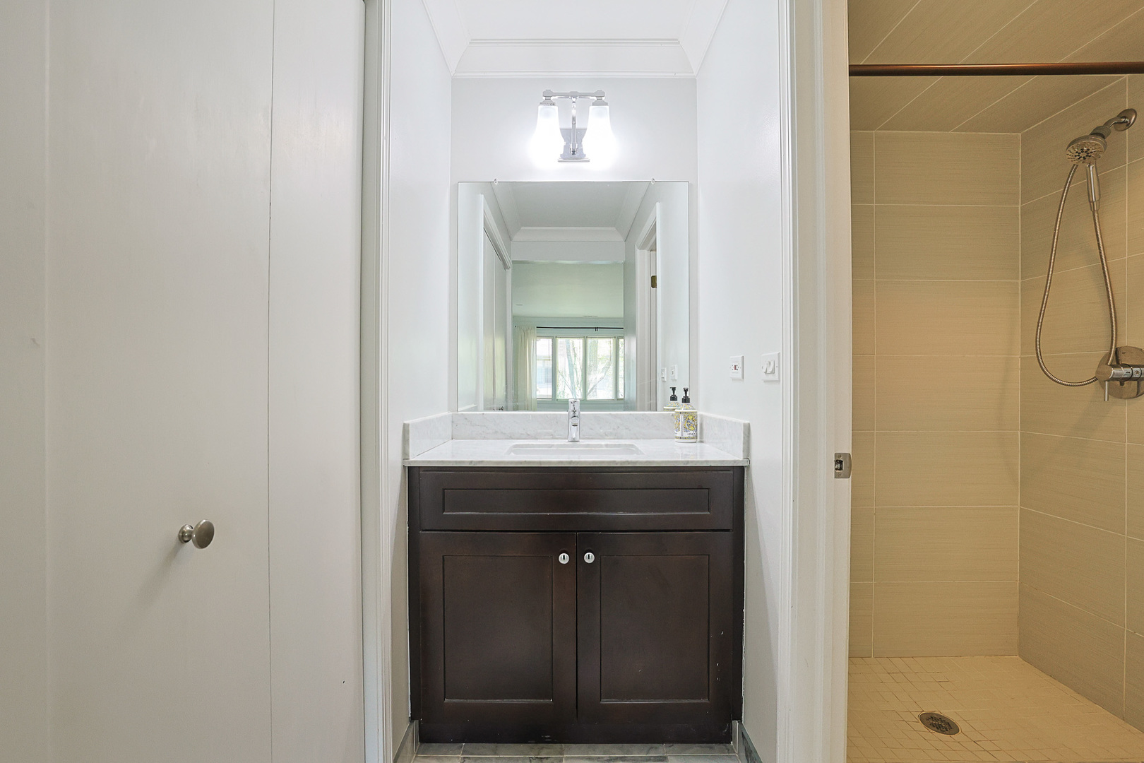 3101 Toulon Drive #B2, Northbrook, IL 60062