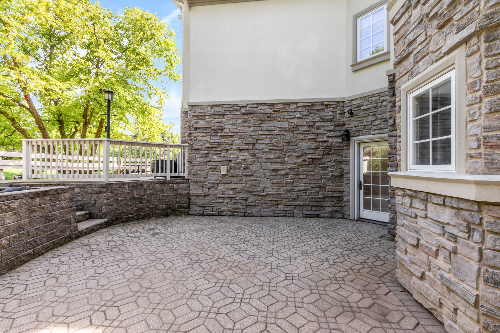 Burr Ridge, IL 60527