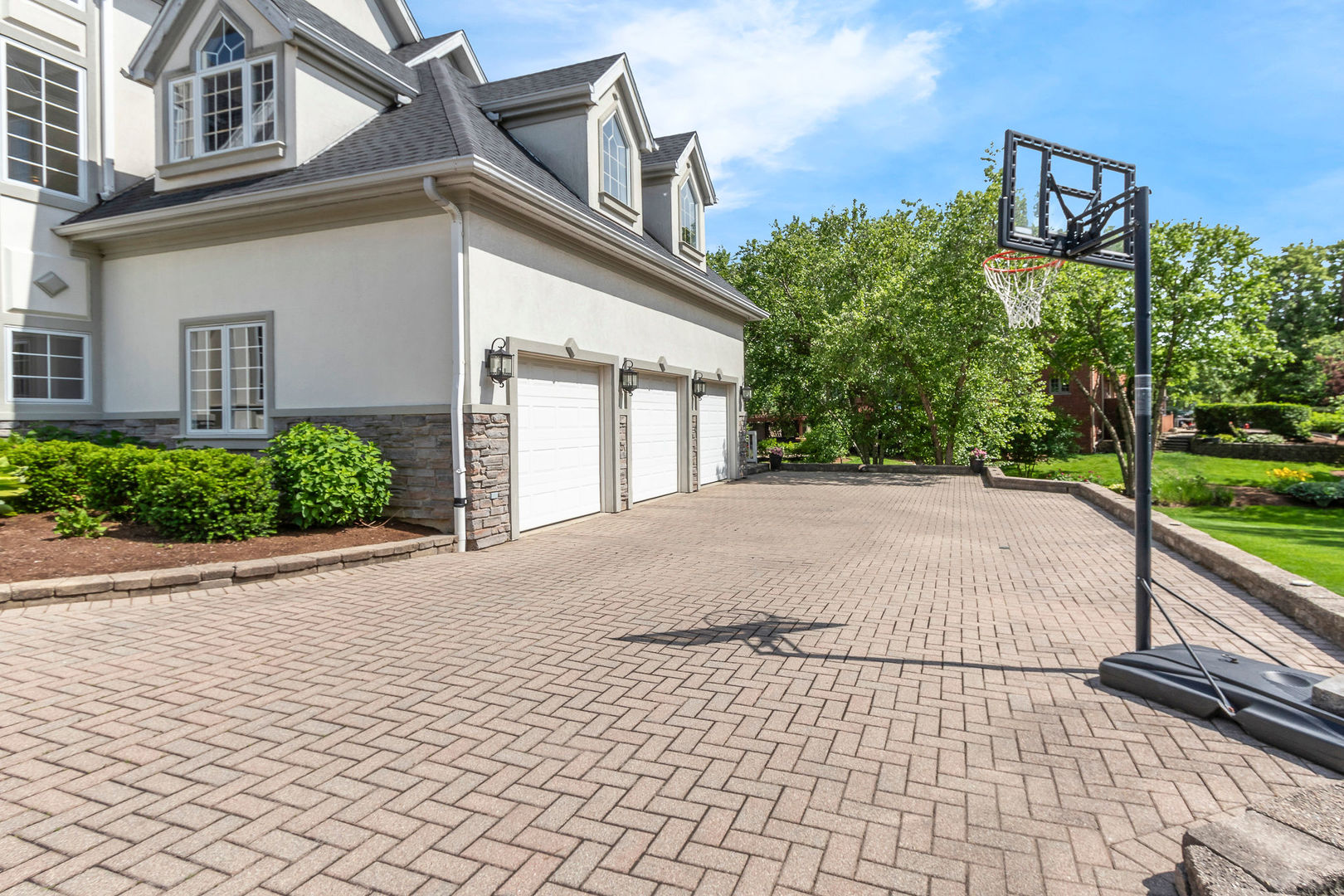 Burr Ridge, IL 60527