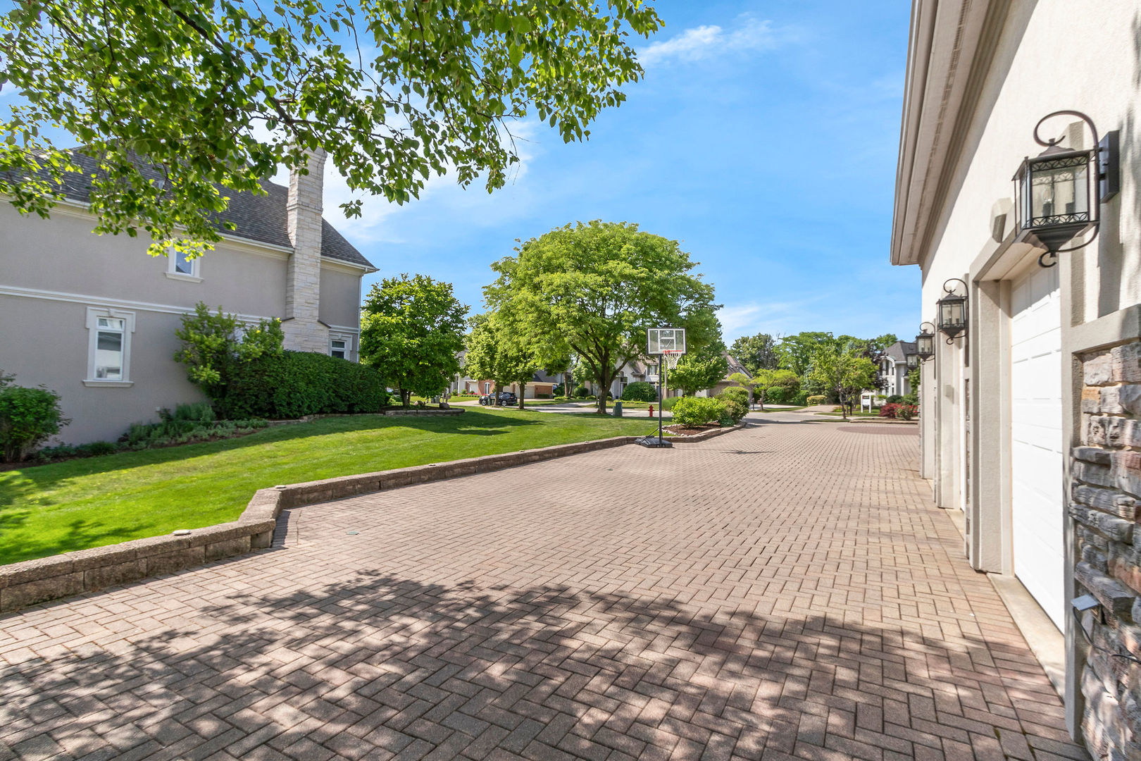 Burr Ridge, IL 60527