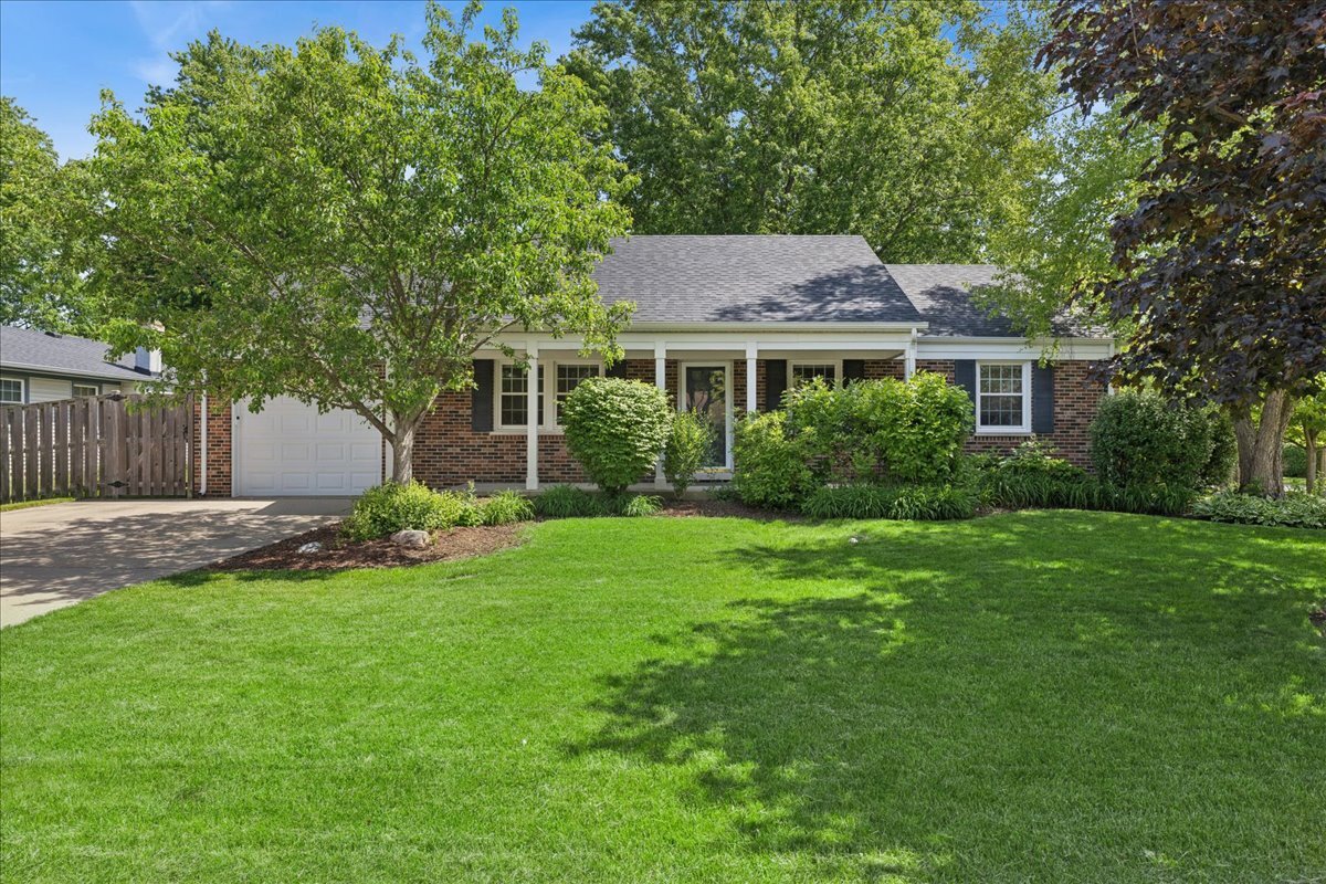 720 Checker Drive, Buffalo Grove, IL 60089