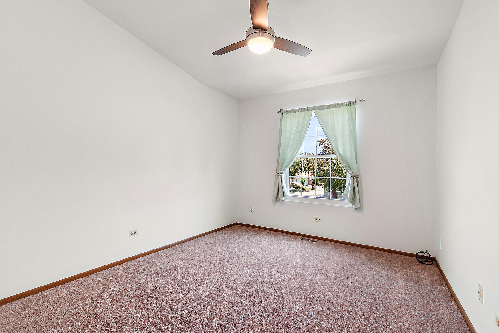 19911 W EDINBURGH Lane, Frankfort, IL 60423