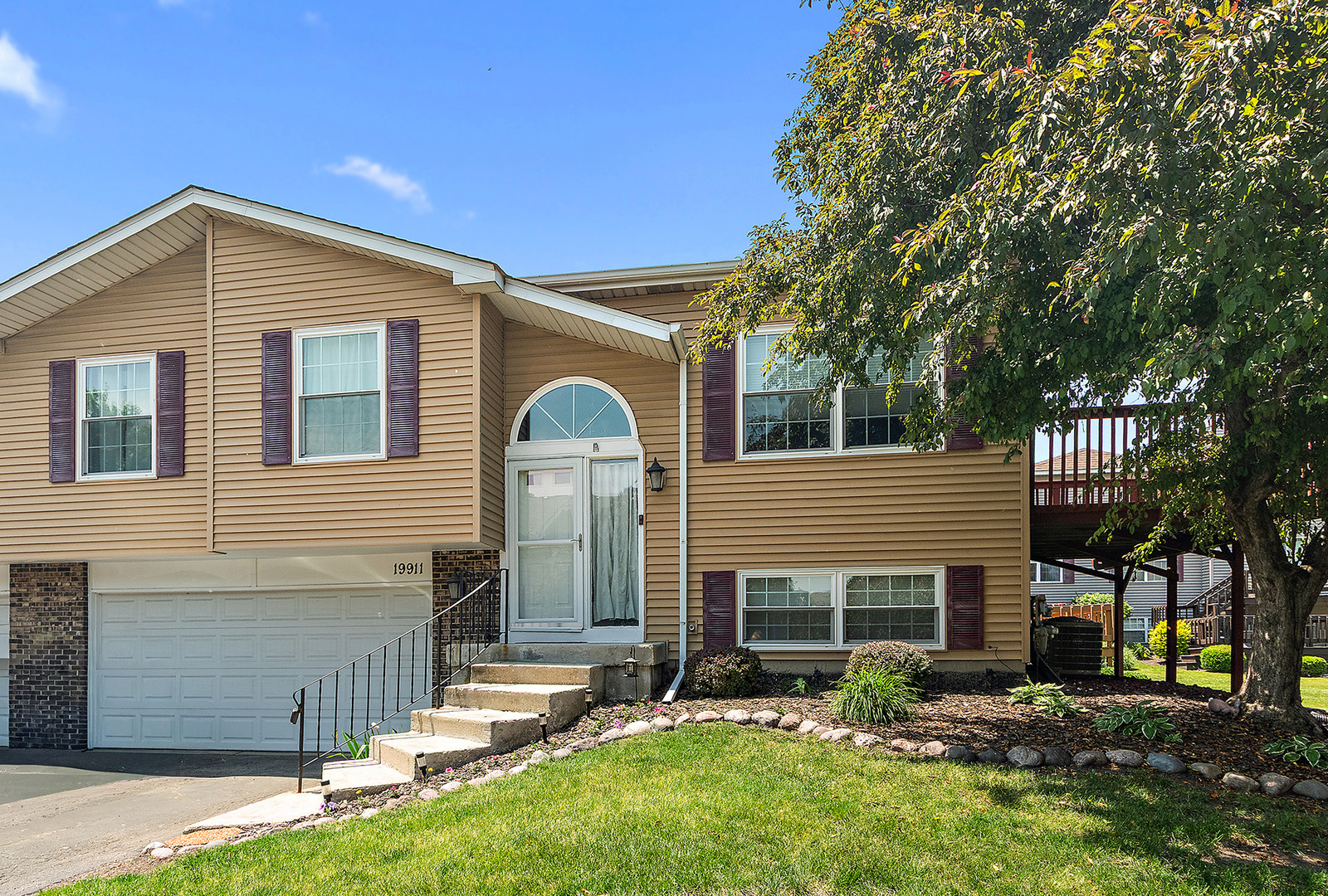 19911 W EDINBURGH Lane, Frankfort, IL 60423