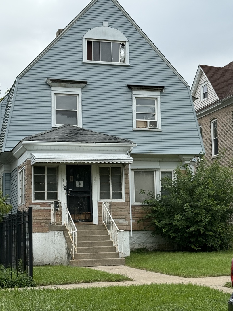 237 N Long Avenue, Chicago, IL 60644