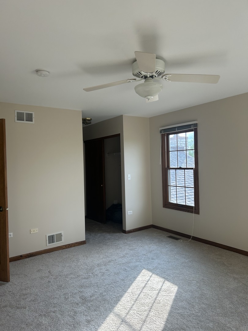 527 Springwood Lane, Bolingbrook, IL 60440