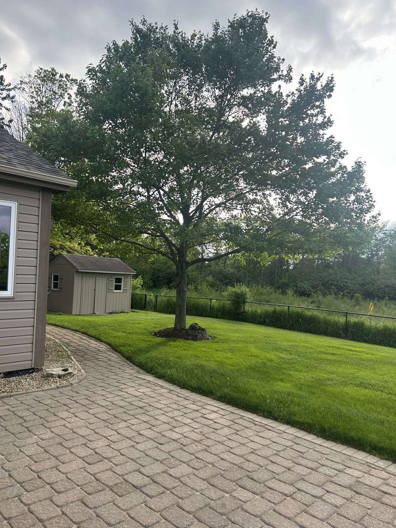 527 Springwood Lane, Bolingbrook, IL 60440