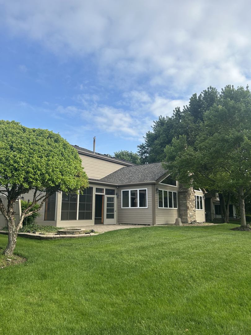527 Springwood Lane, Bolingbrook, IL 60440
