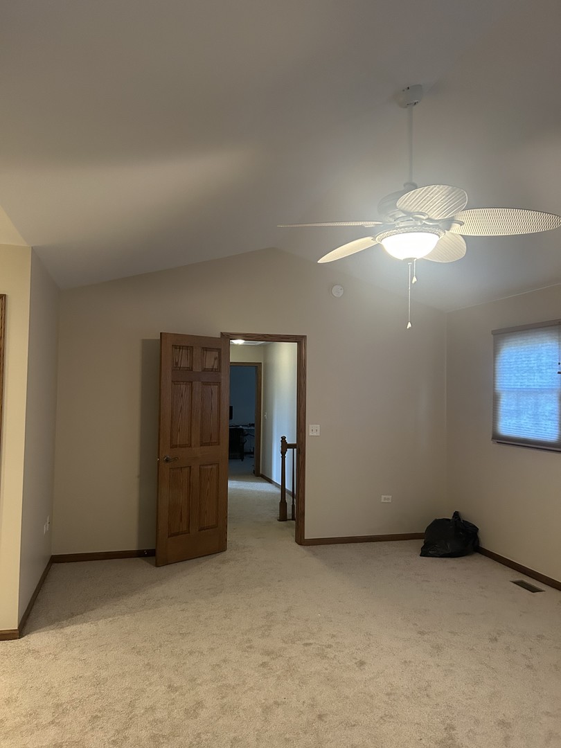 527 Springwood Lane, Bolingbrook, IL 60440