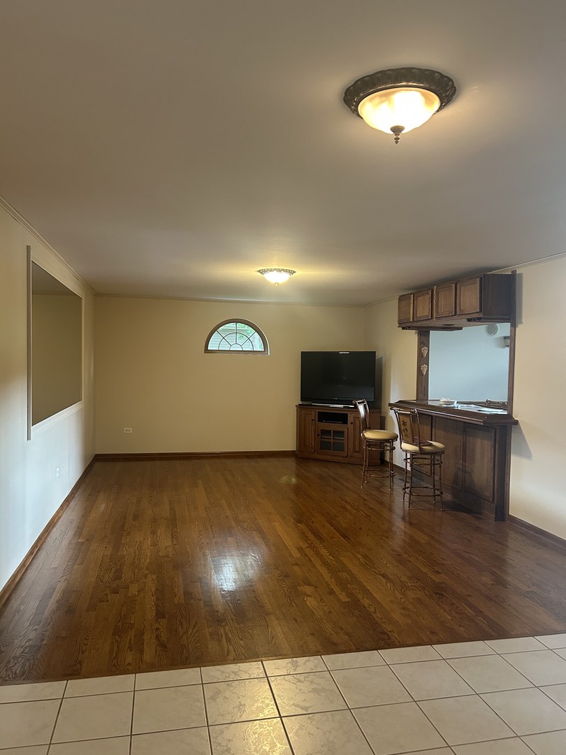 527 Springwood Lane, Bolingbrook, IL 60440