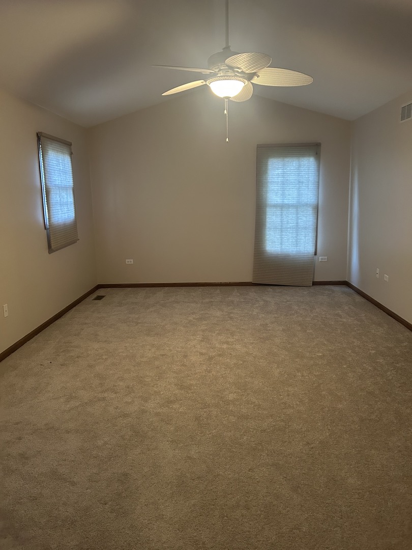 527 Springwood Lane, Bolingbrook, IL 60440