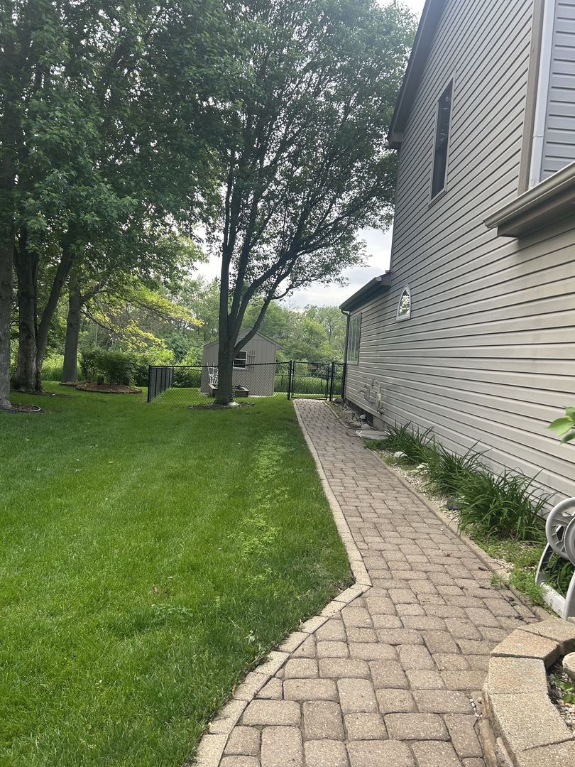 527 Springwood Lane, Bolingbrook, IL 60440