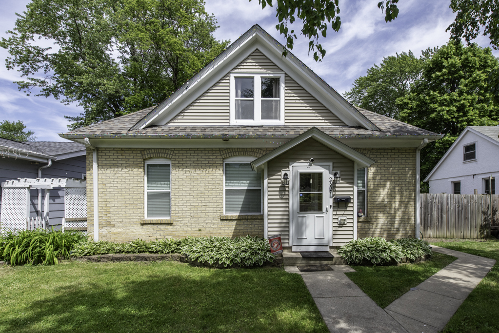 2607 Gideon Avenue, Zion, IL 60099