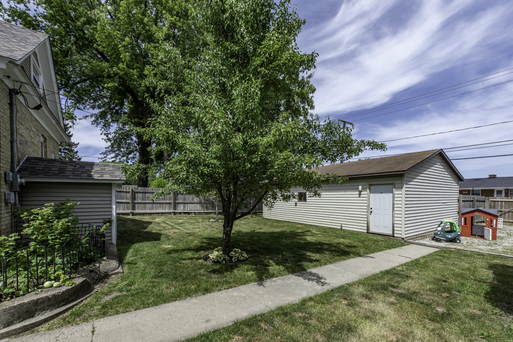 2607 Gideon Avenue, Zion, IL 60099