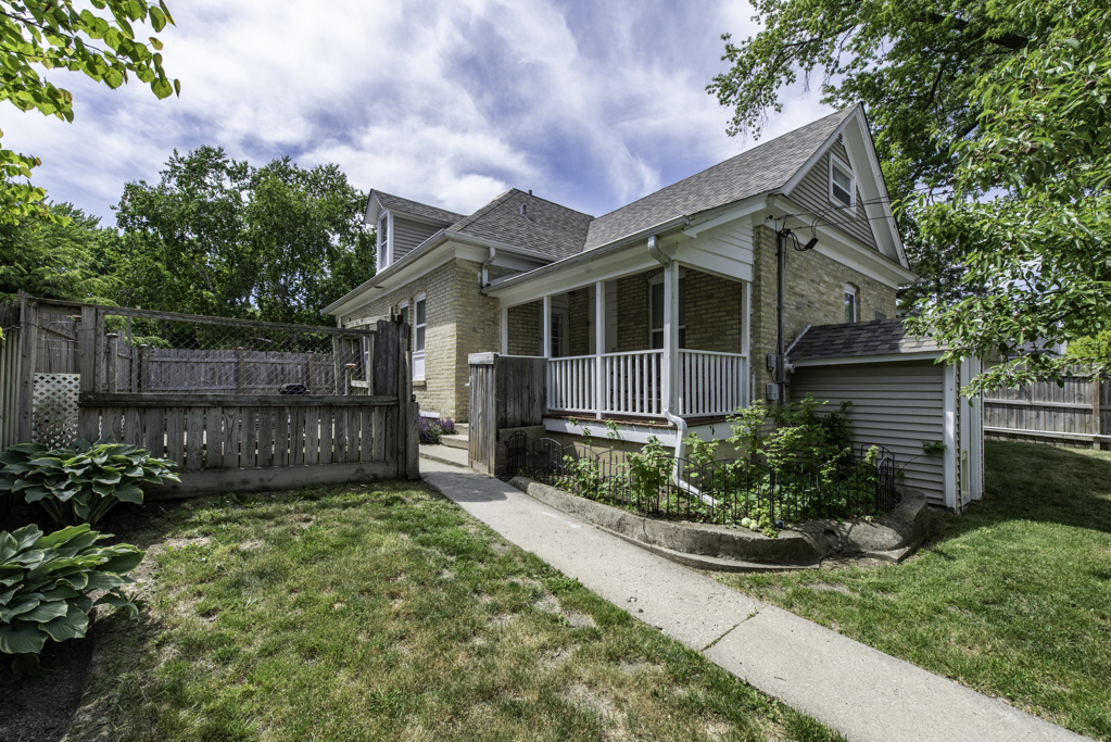 2607 Gideon Avenue, Zion, IL 60099
