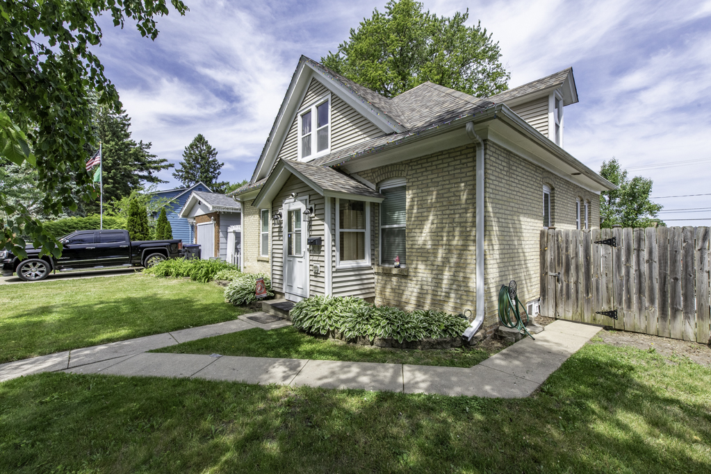 2607 Gideon Avenue, Zion, IL 60099