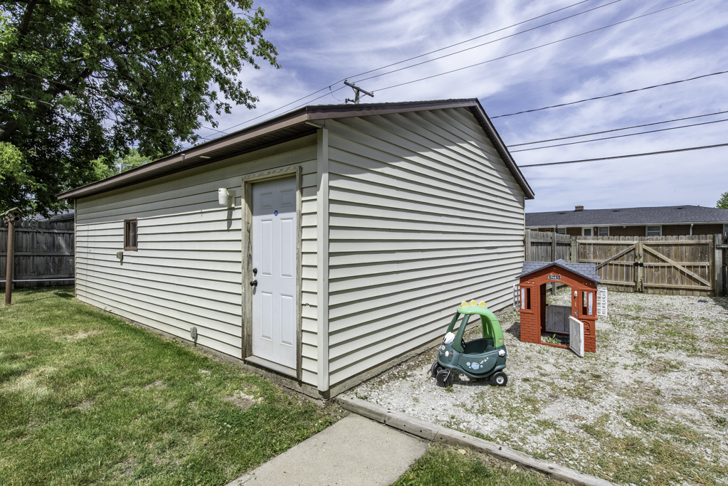 2607 Gideon Avenue, Zion, IL 60099