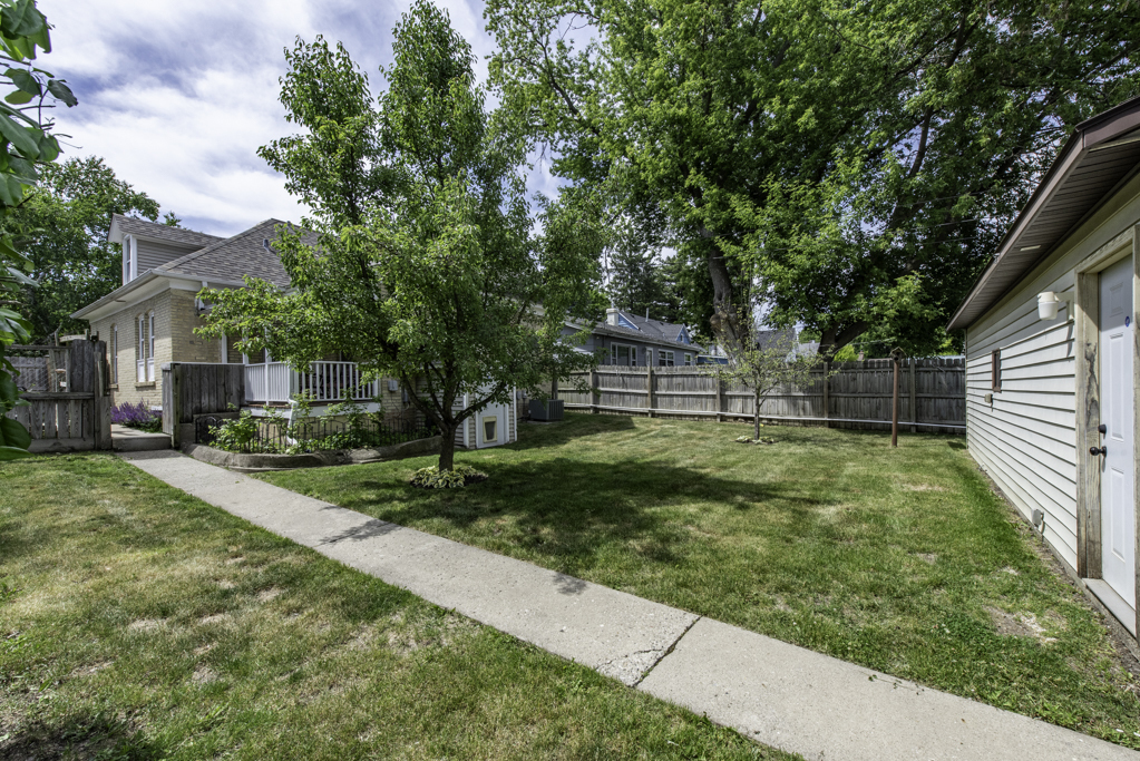 2607 Gideon Avenue, Zion, IL 60099