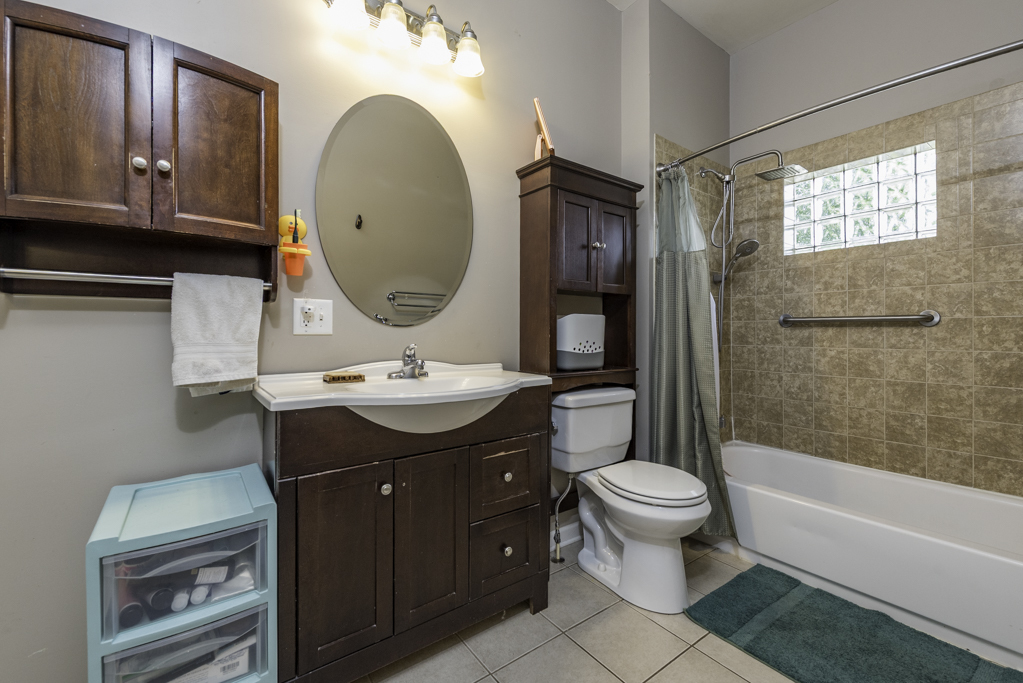 2607 Gideon Avenue, Zion, IL 60099