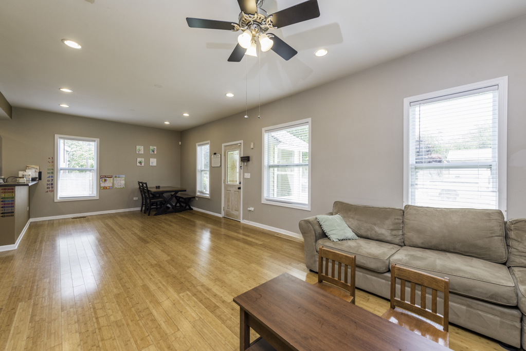 2607 Gideon Avenue, Zion, IL 60099