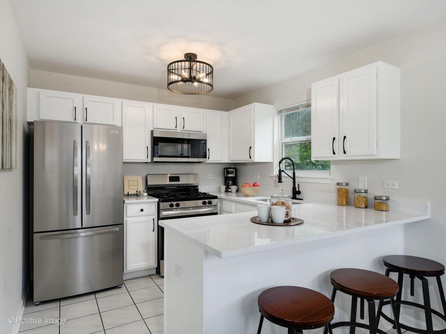 394 Woodview Circle #B, Elgin, IL 60120
