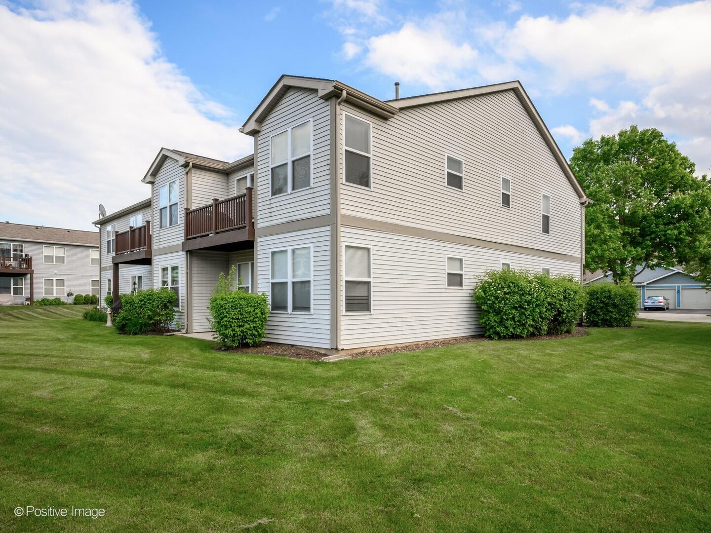 394 Woodview Circle #B, Elgin, IL 60120