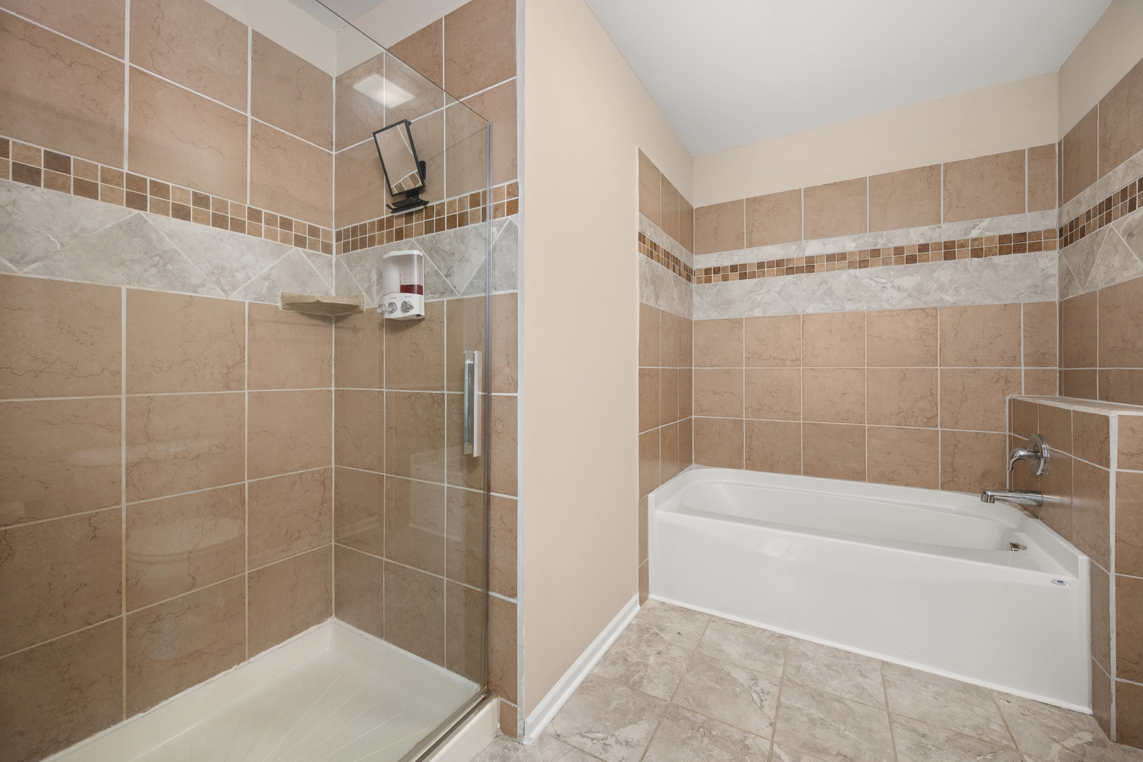 3705 Green Tree Lane, DeKalb, IL 60115