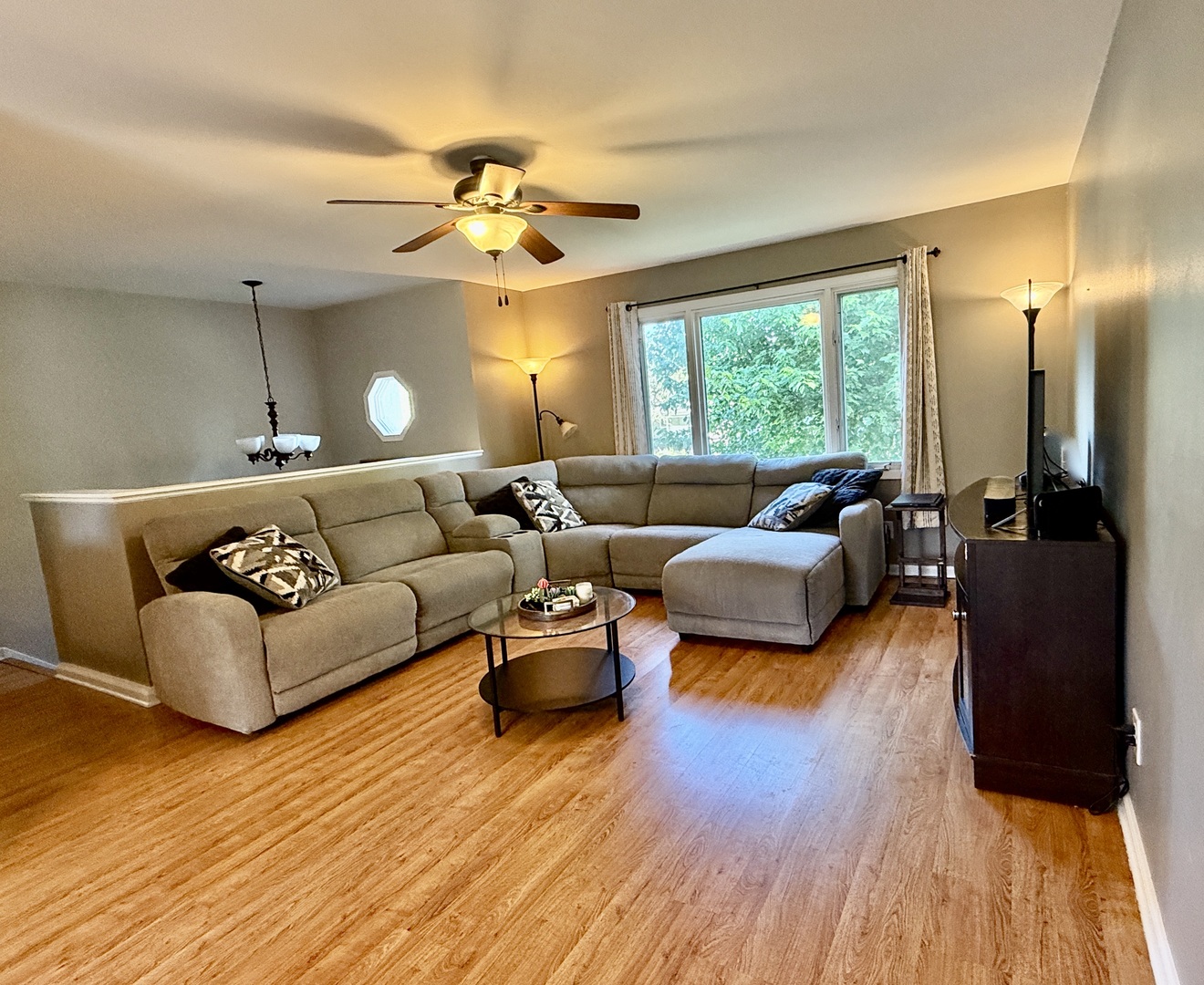 4500 CLEARVIEW Drive, McHenry, IL 60050