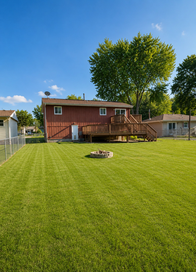 4500 CLEARVIEW Drive, McHenry, IL 60050