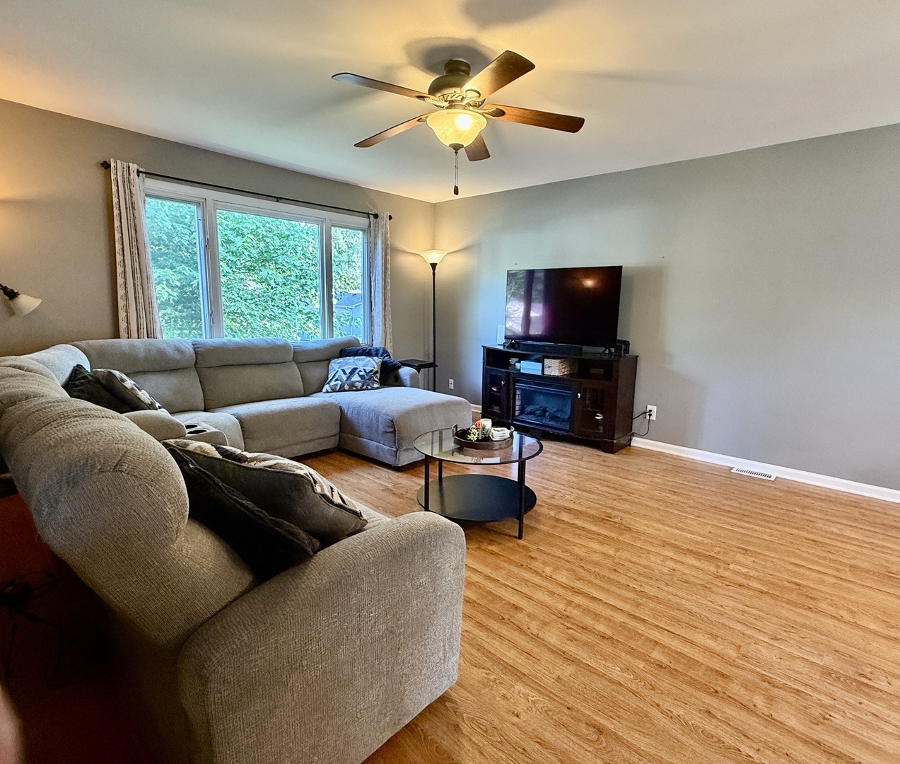 4500 CLEARVIEW Drive, McHenry, IL 60050