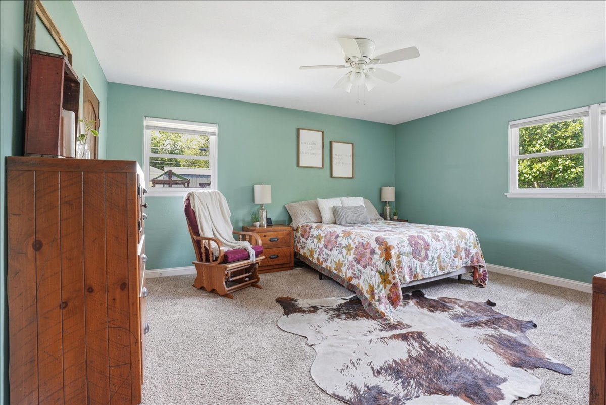 409 E Oak Street, Fairbury, IL 61739