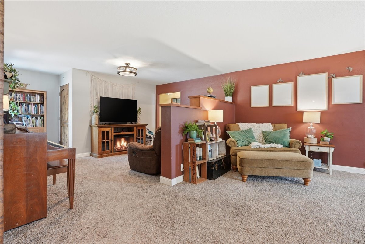409 E Oak Street, Fairbury, IL 61739