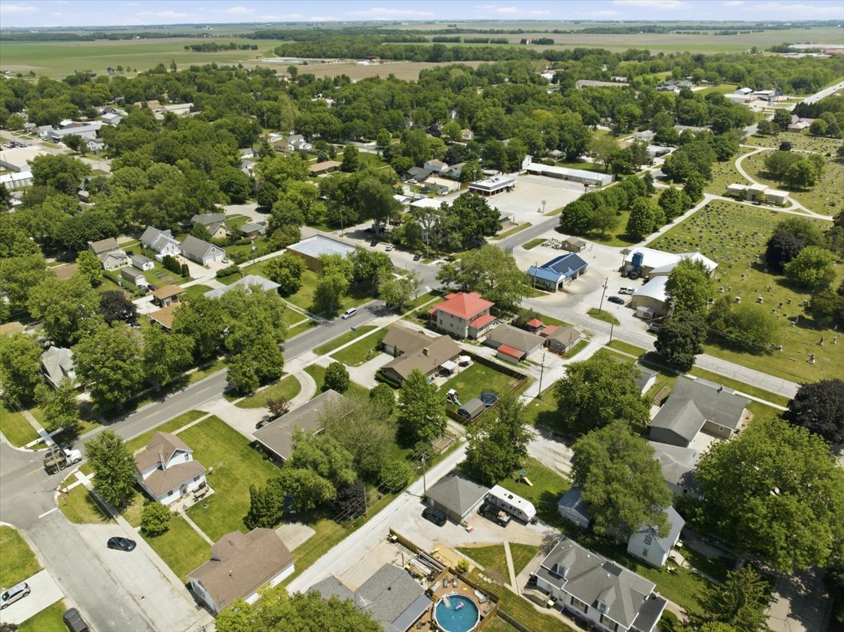 409 E Oak Street, Fairbury, IL 61739